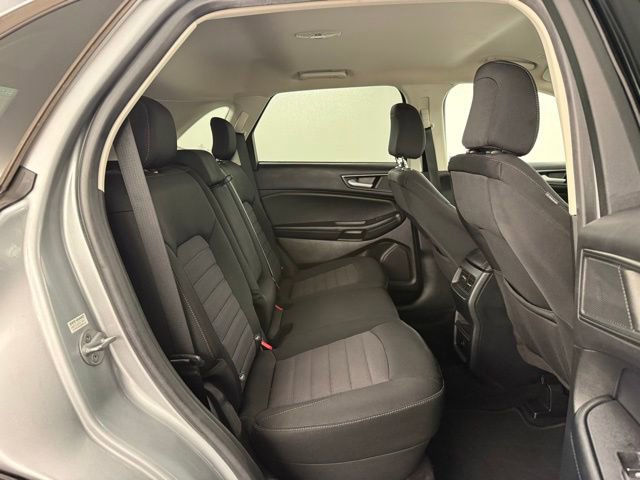 Used 2023 Ford Edge SE image 13