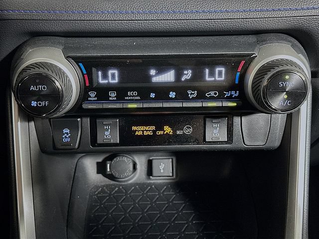 Used 2022 Toyota RAV4 XSE w/ XSE Grade Weather Package AWD/4WD image 17