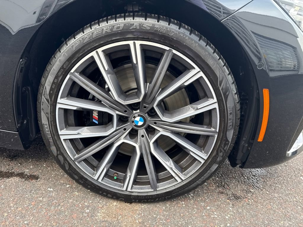 Used 2021 BMW 750i xDrive w/ Executive Package image 9