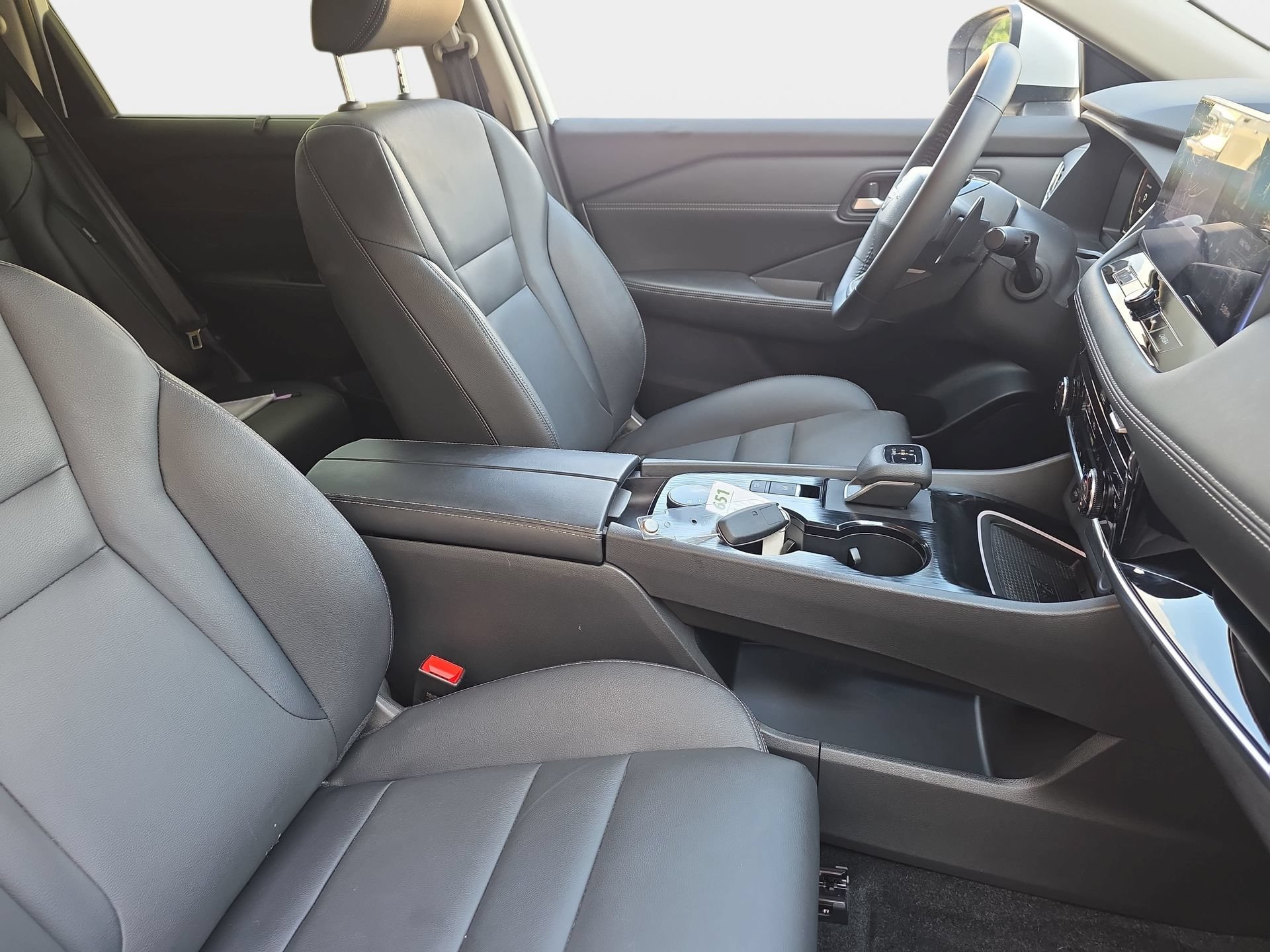 Used 2025 Nissan Rogue SL w/ SL Premium Package AWD/4WD image 10