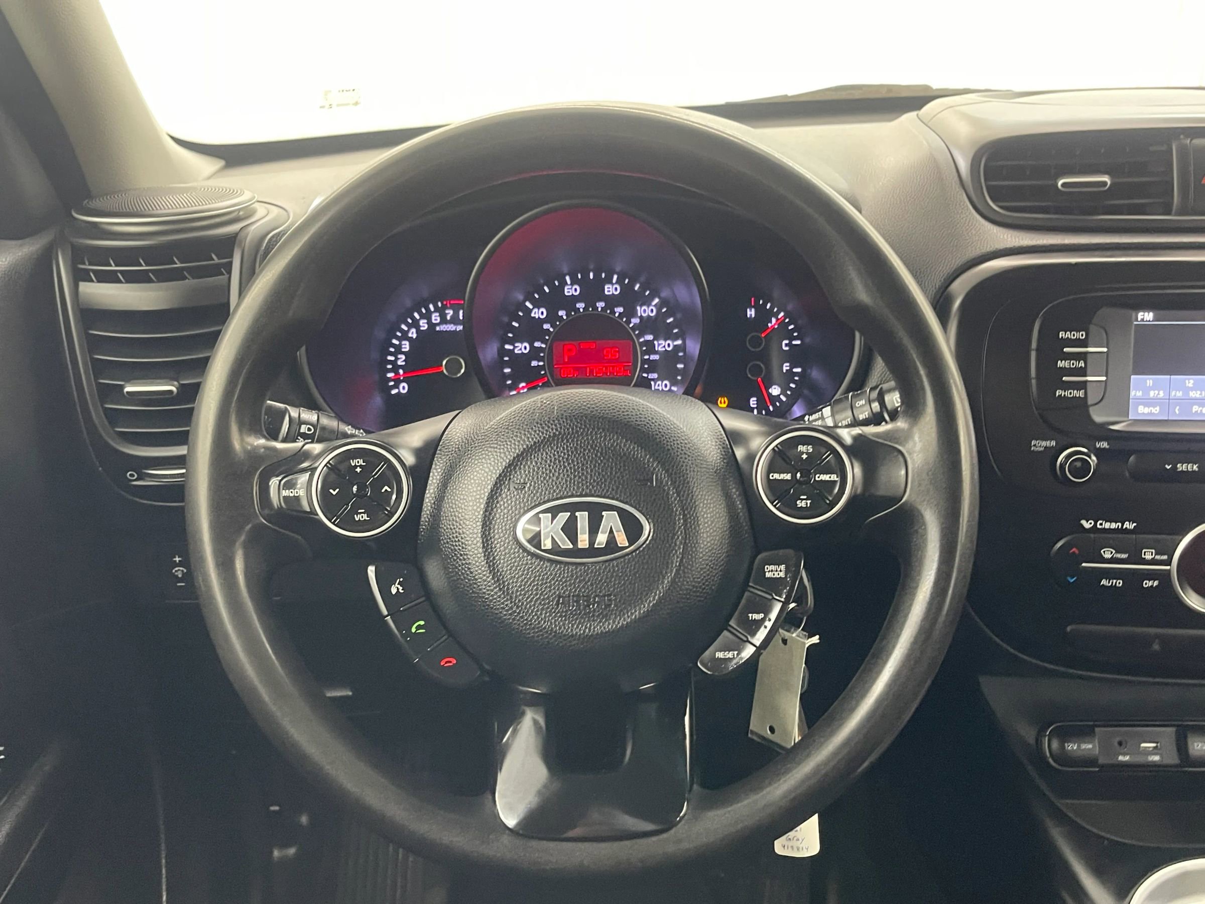 Used 2017 Kia Soul + image 14