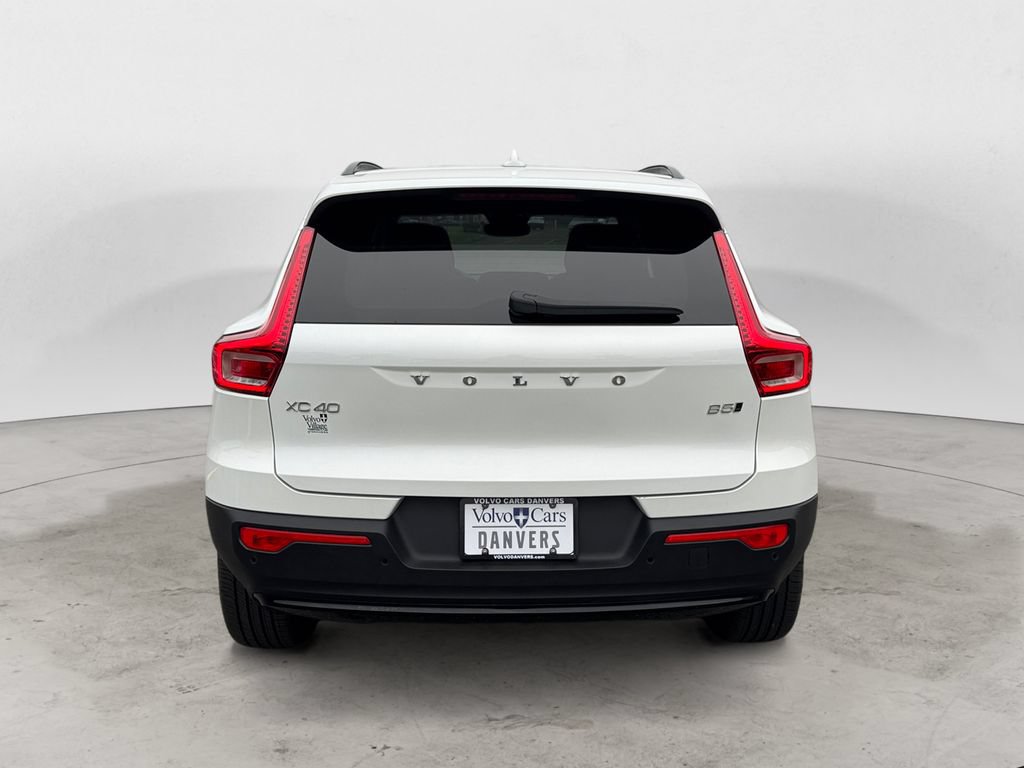 Certified 2026 Volvo XC40 B5 Plus AWD/4WD image 5