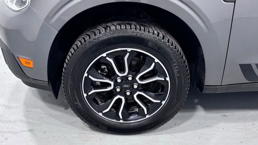 Used 2022 Ford Maverick Lariat w/ Lariat Luxury Package FWD image 29