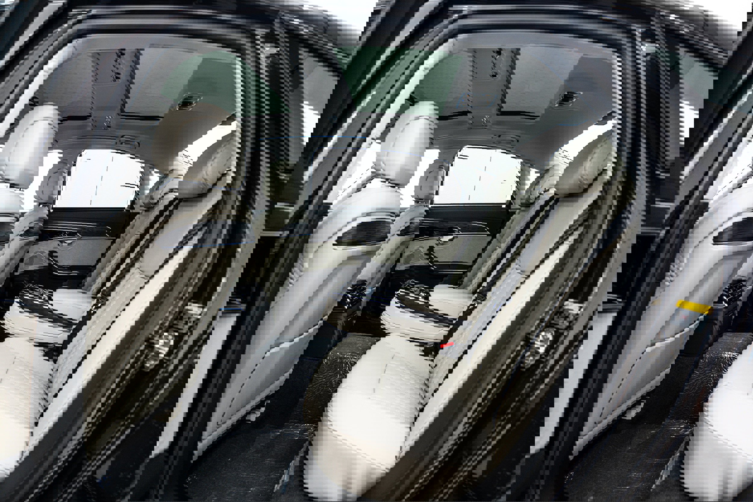 New 2025 Audi A8 L 3.0T image 20