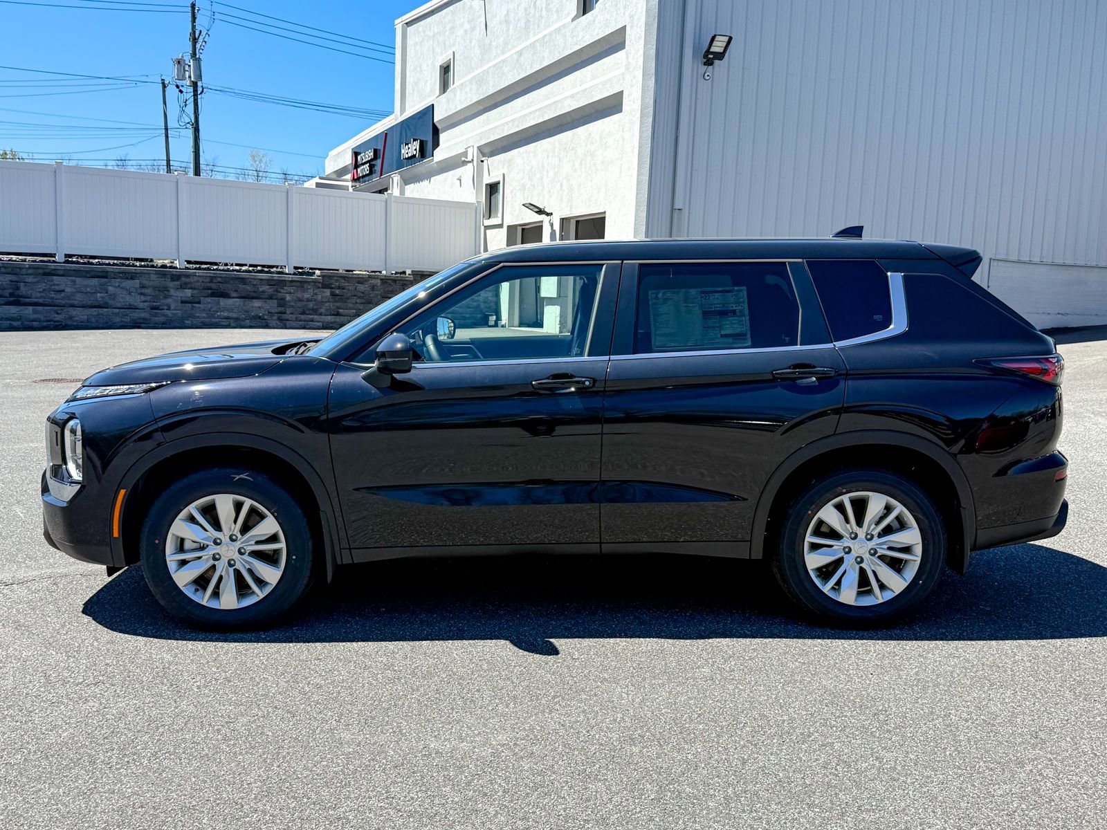 New 2026 Mitsubishi Outlander ES AWD/4WD image 4