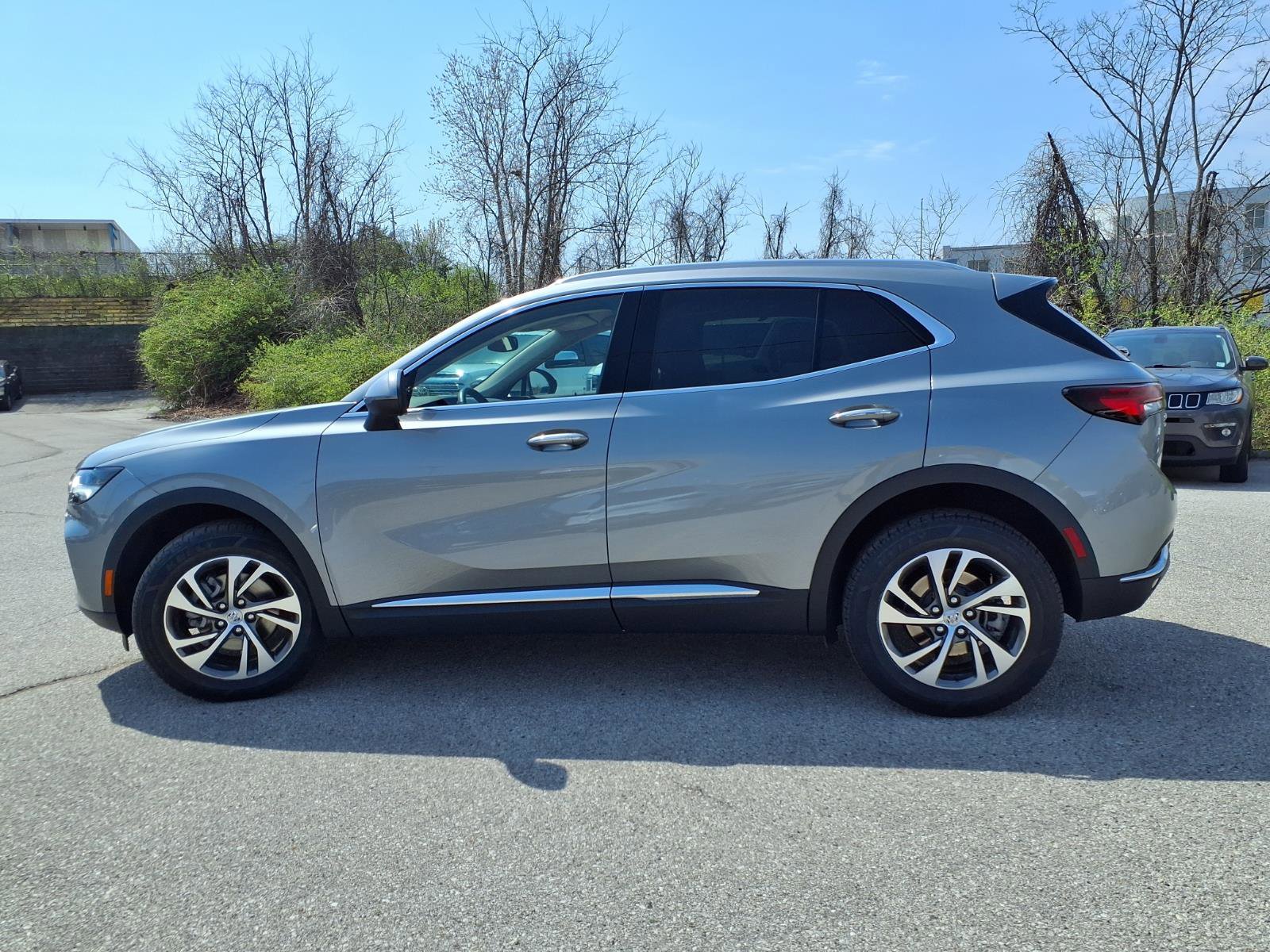 Used 2023 Buick Envision Essence image 35