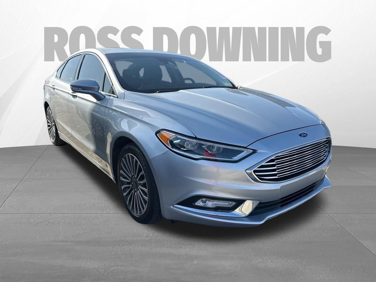 Used 2017 Ford Fusion SE w/ Fusion SE Technology Package image 3