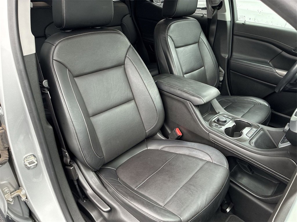 Used 2020 GMC Acadia SLT w/ Driver Alert Package II image 22