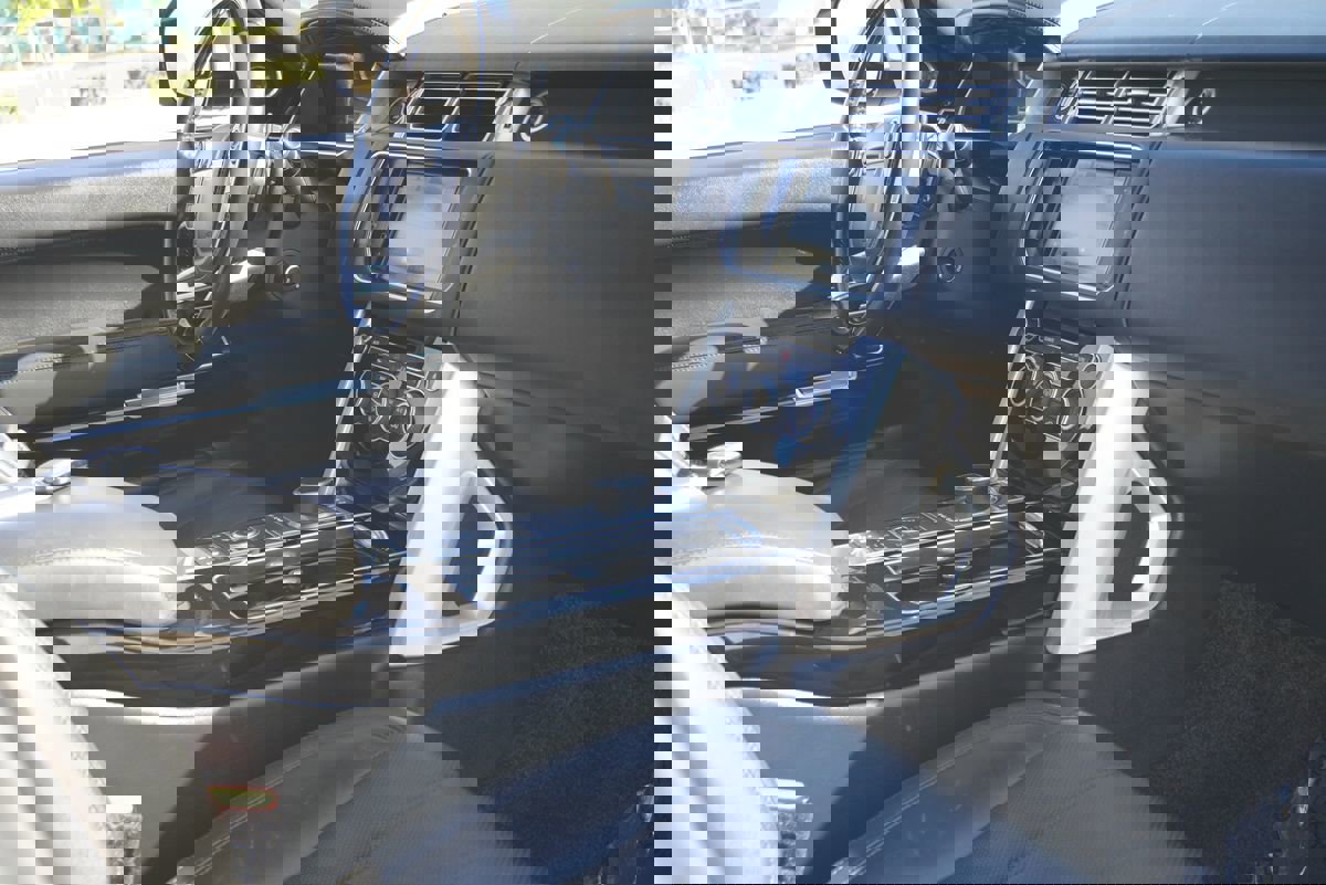 Used 2016 Land Rover Range Rover Supercharged image 18