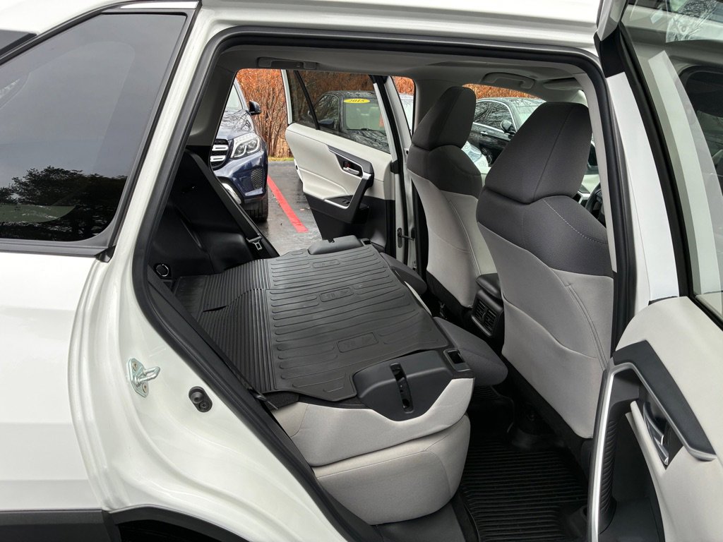 Used 2023 Toyota RAV4 XLE image 15