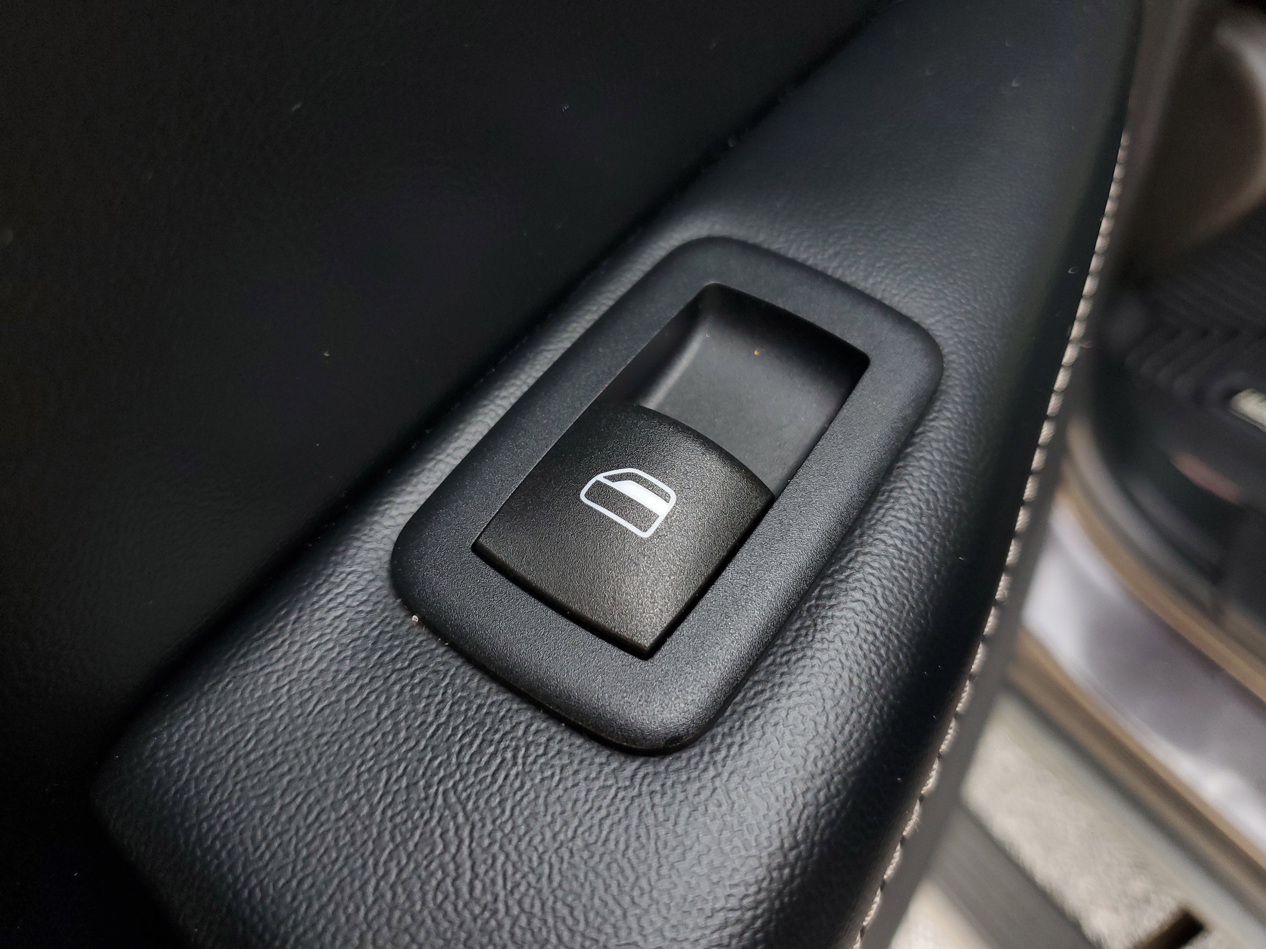Used 2017 Jeep Grand Cherokee Limited RWD image 14