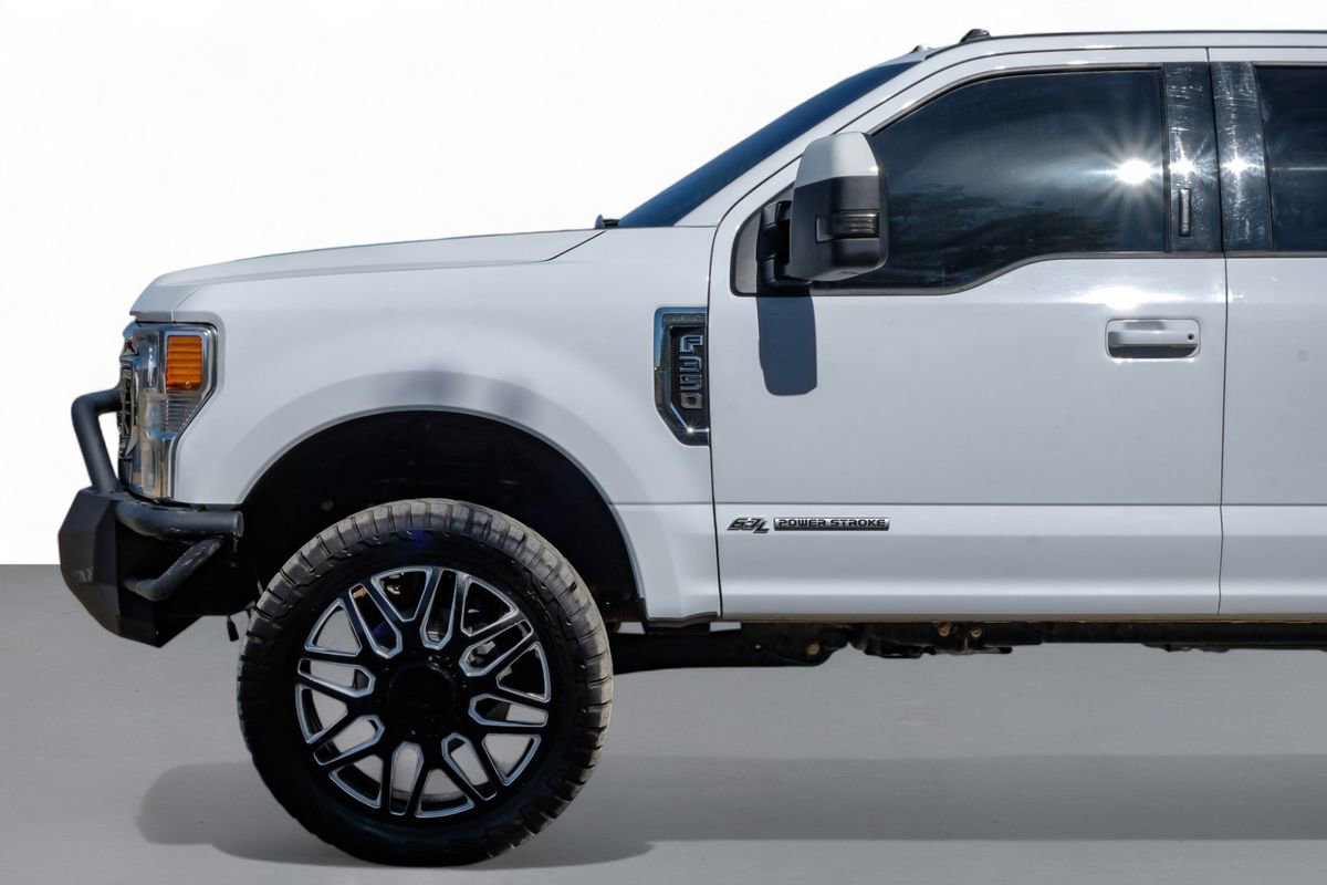 Used 2022 Ford F350 Lariat image 10