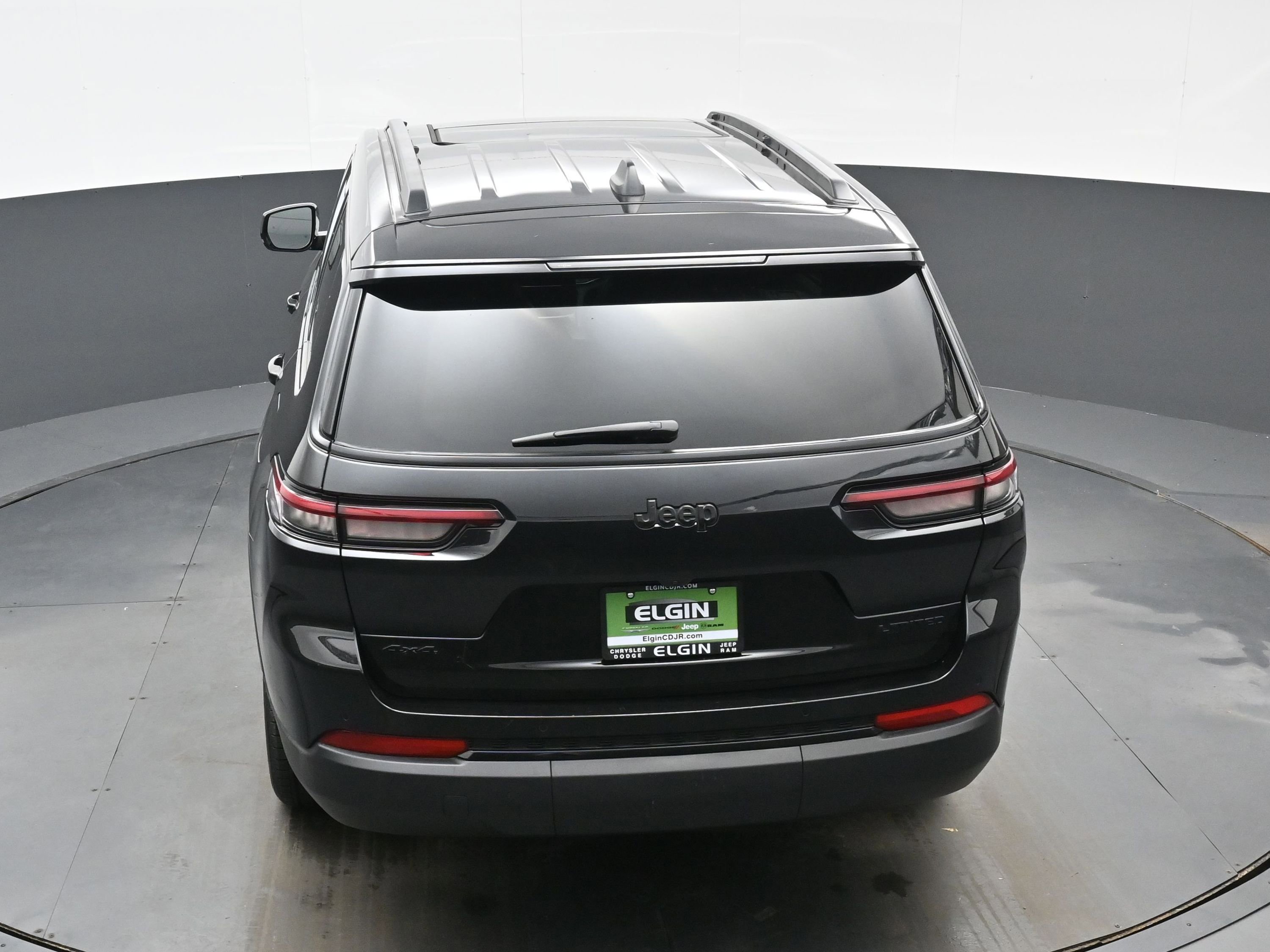 Used 2025 Jeep Grand Cherokee L Limited w/ Black Appearance Package image 36