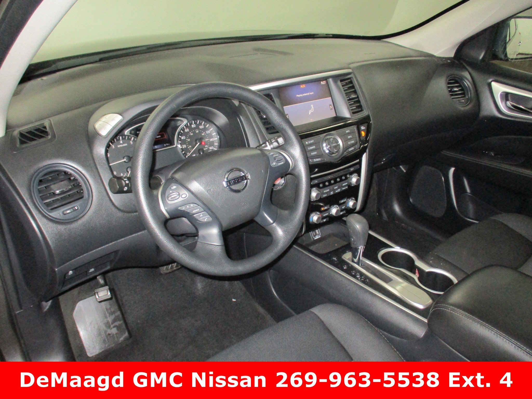 Used 2019 Nissan Pathfinder S image 14