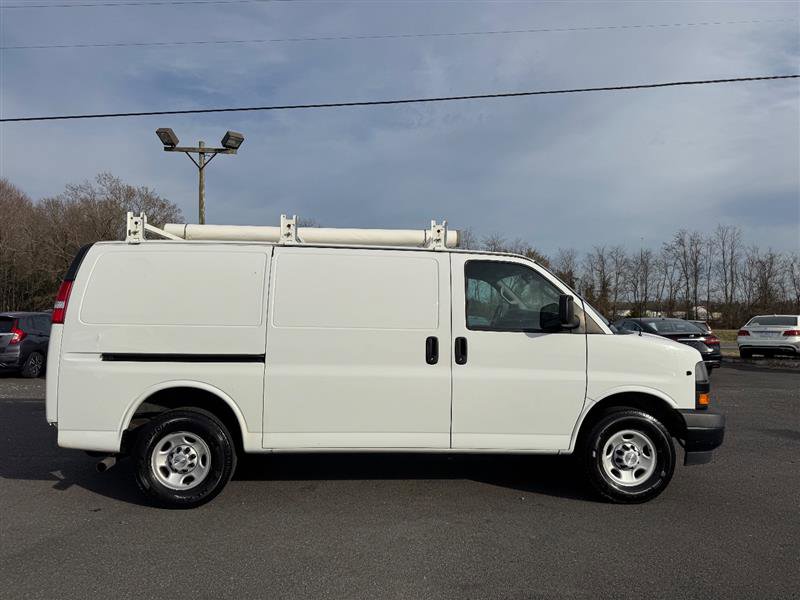 Used 2019 Chevrolet Express 3500 w/ Driver Convenience Package image 3