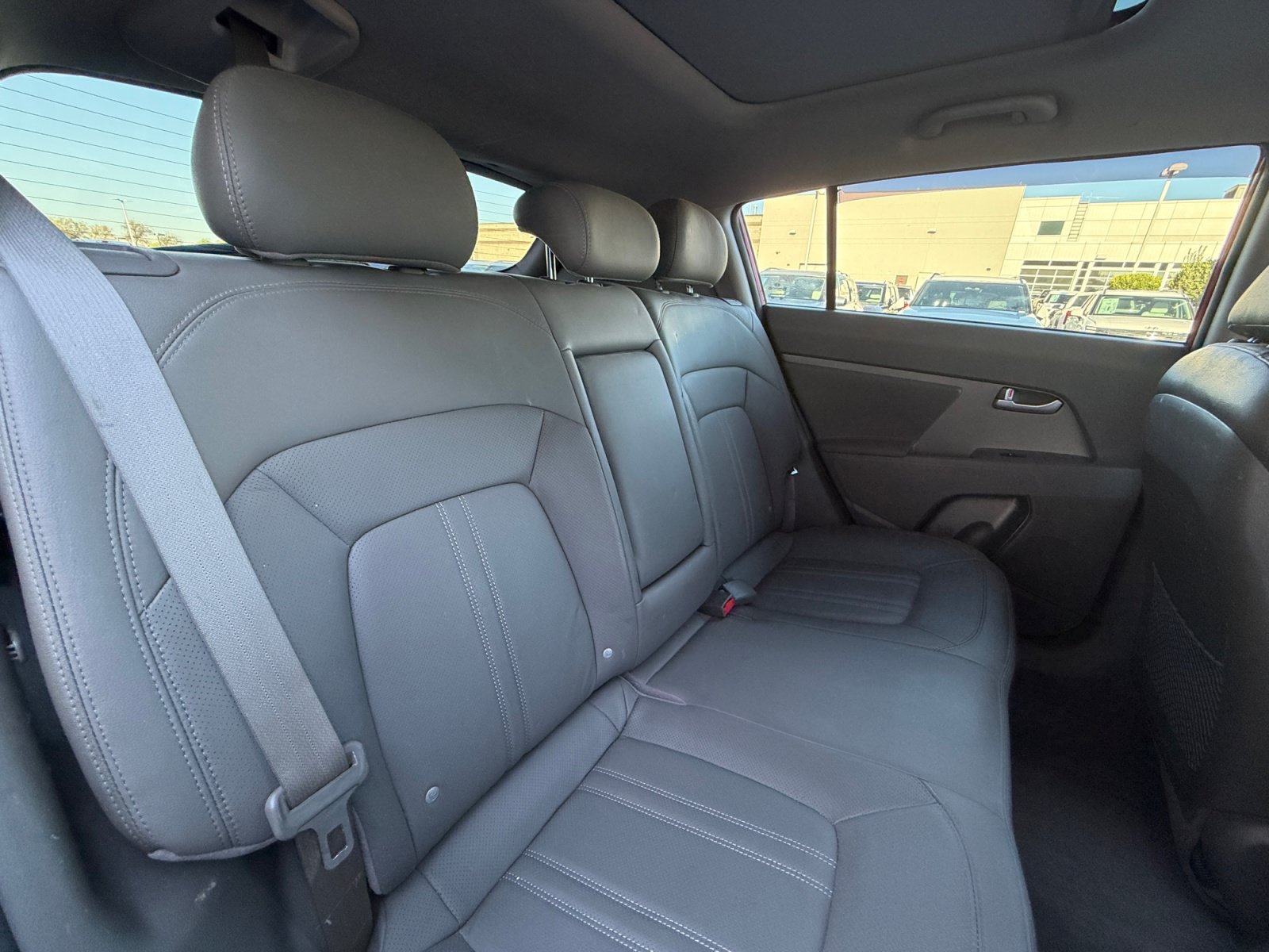 Used 2011 Kia Sportage EX w/ Premium Pkg w/Leather Seats FWD image 18