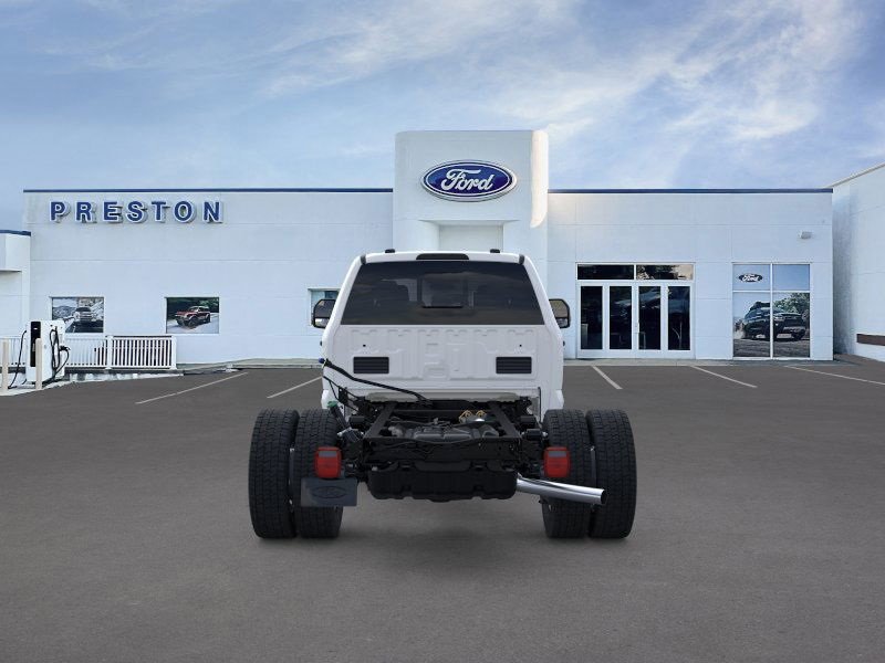 New 2026 Ford F550 4x4 Crew Cab image 5