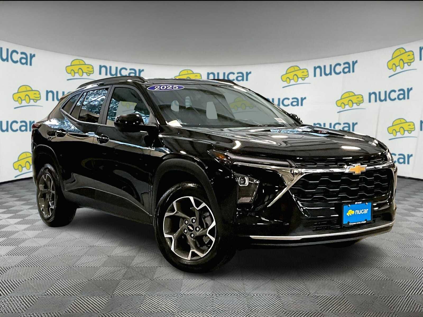 Used 2025 Chevrolet Trax LT w/ Sunroof Package