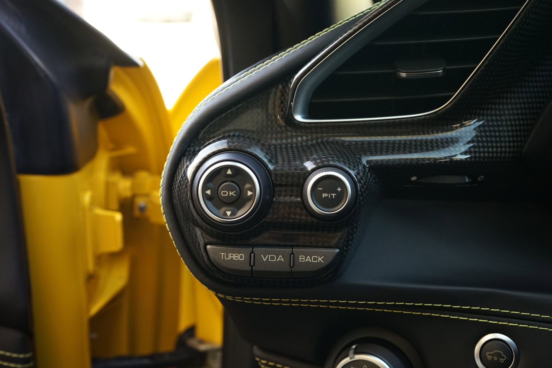 Used 2018 Ferrari 488 GTB image 31