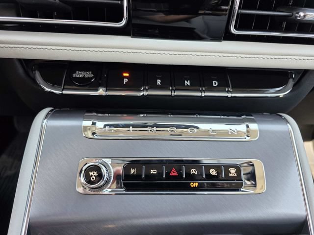 New 2026 Lincoln Aviator 2WD w/ Jet Appearance Package image 10