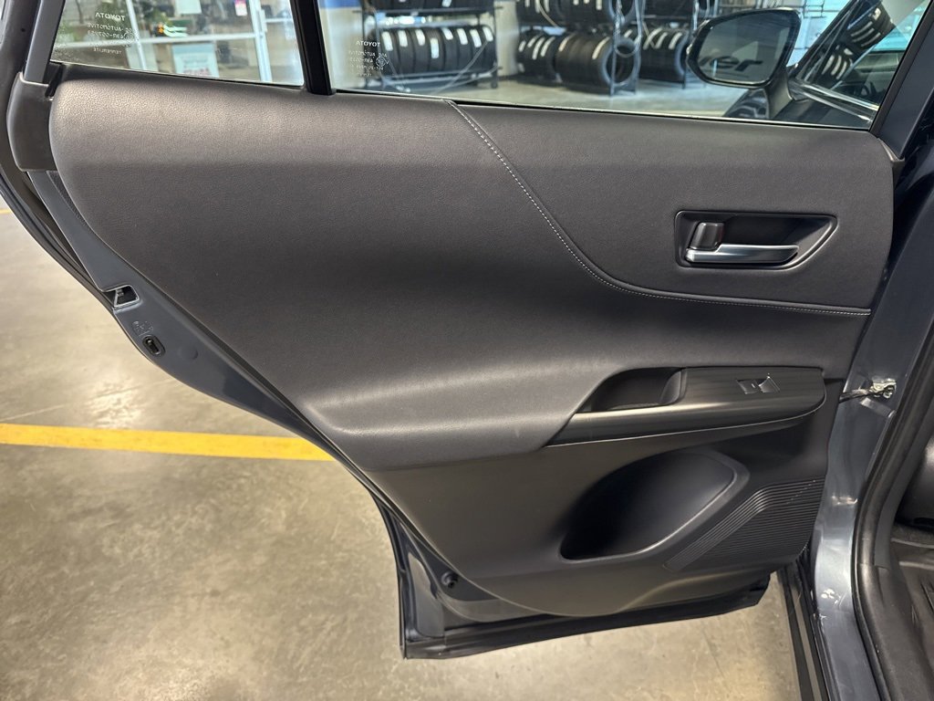 Used 2024 Toyota Venza XLE image 26