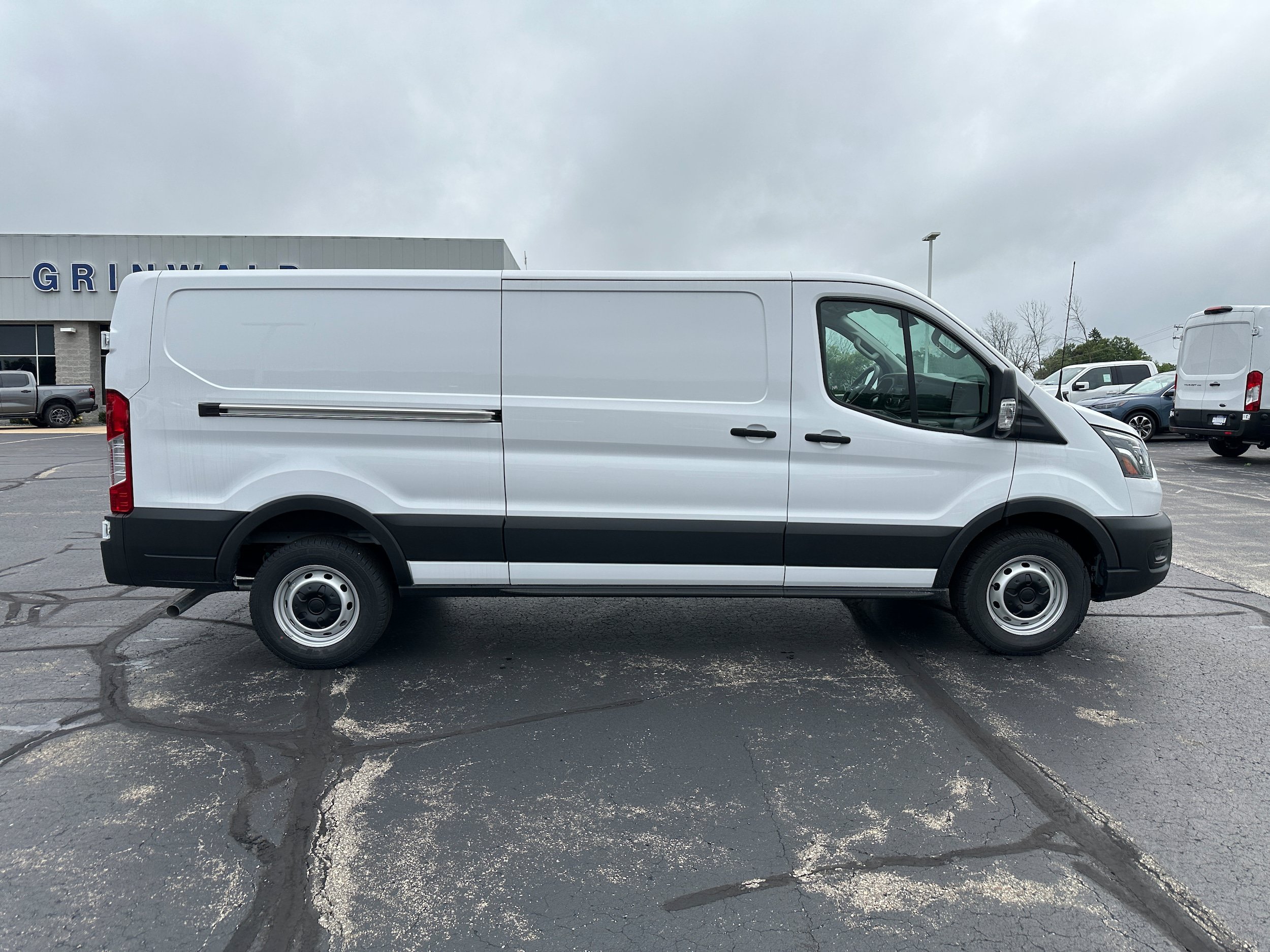 Used 2025 Ford Transit 150 Low Roof w/ Load Area Protection Package RWD image 5