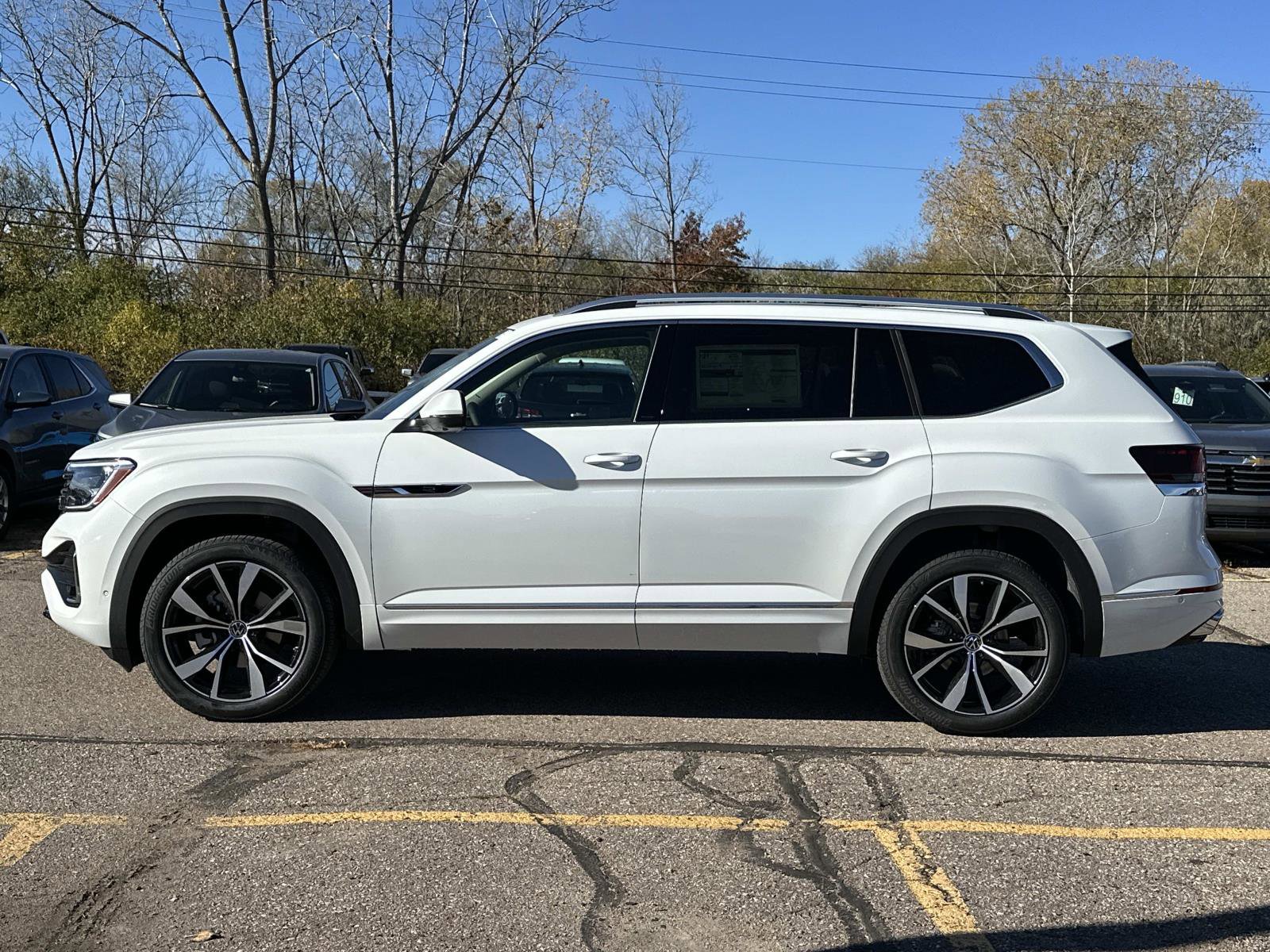 New 2026 Volkswagen Atlas SEL Premium R-Line image 2
