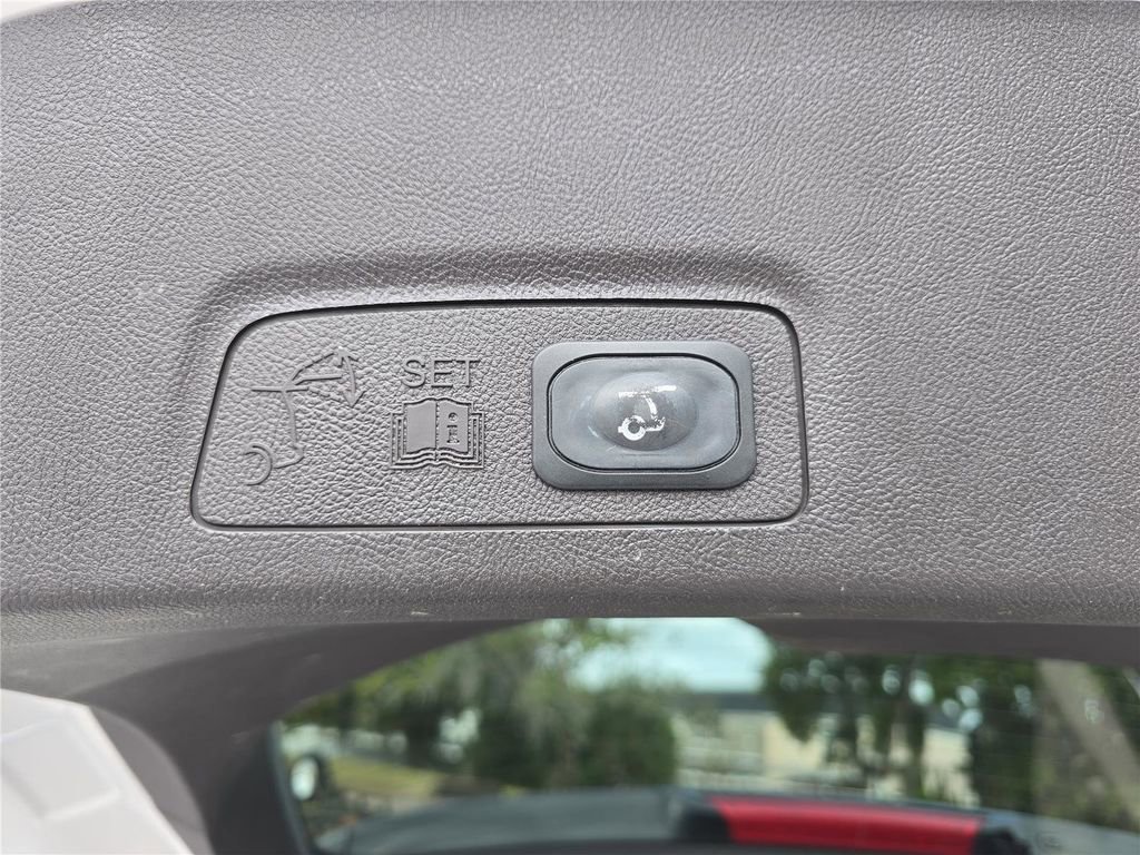 Used 2019 Lincoln MKC Select w/ Select Plus Package image 25