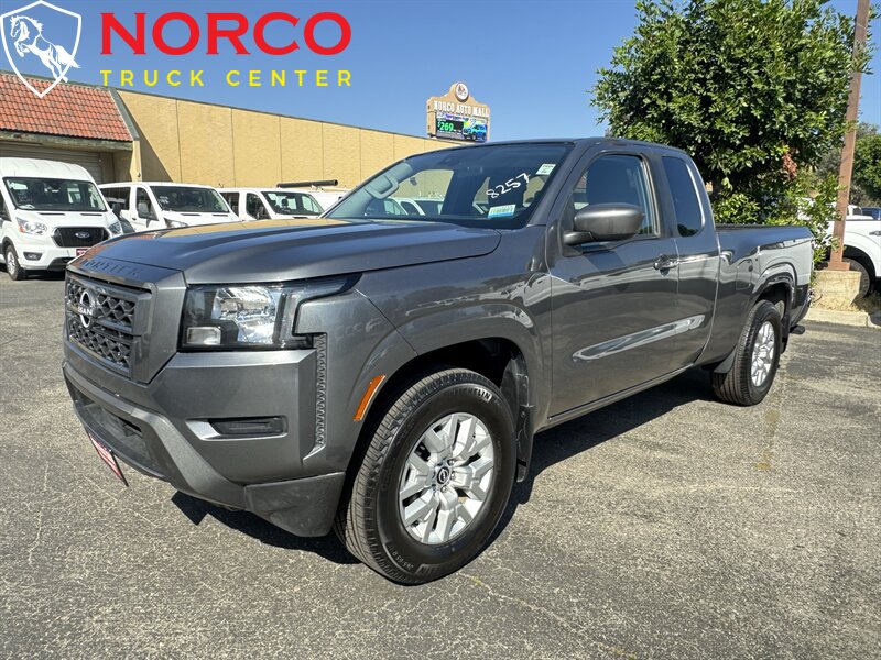 Used 2023 Nissan Frontier SV w/ Technology Package RWD image 9
