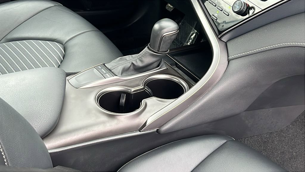 Used 2024 Toyota Camry SE image 13