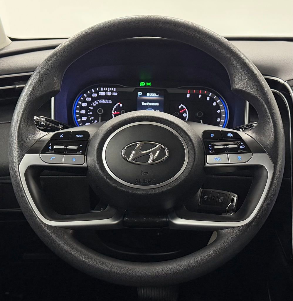 Used 2023 Hyundai Tucson SE image 16