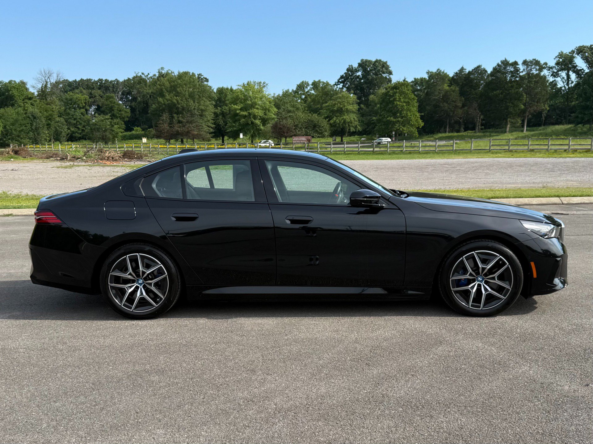 Used 2024 BMW i5 M60 w/ Premium Package AWD/4WD image 8