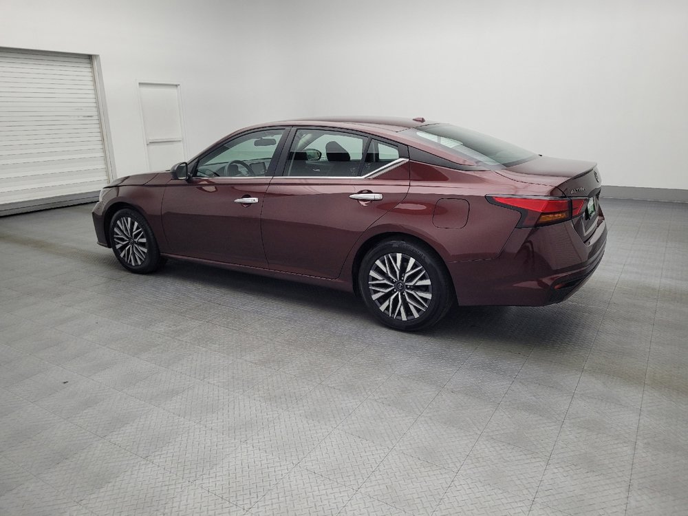 Used 2024 Nissan Altima 2.5 SV image 3