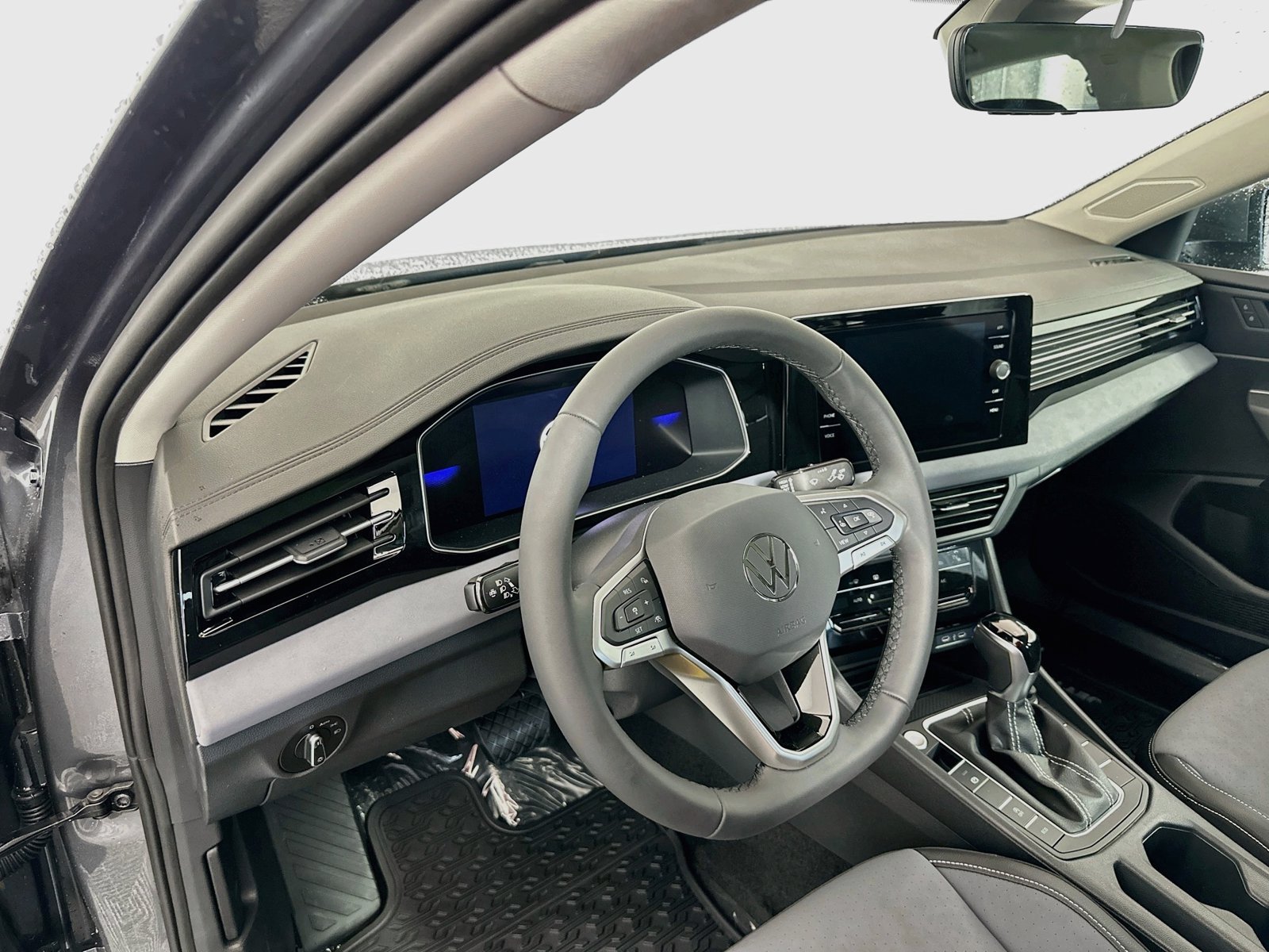 New 2027 Volkswagen Jetta SE FWD image 9