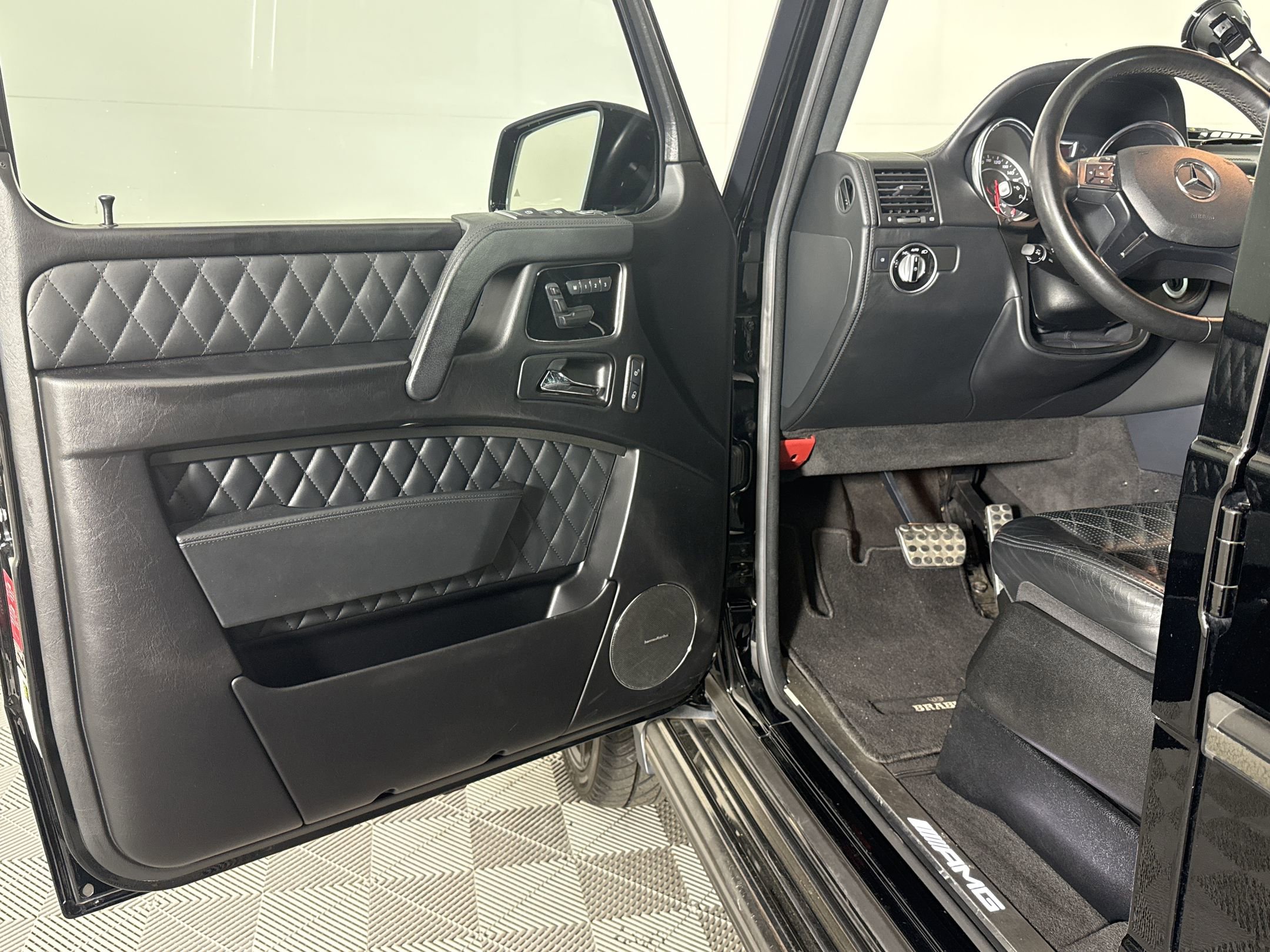 Used 2016 Mercedes-Benz G 63 AMG 4MATIC image 5