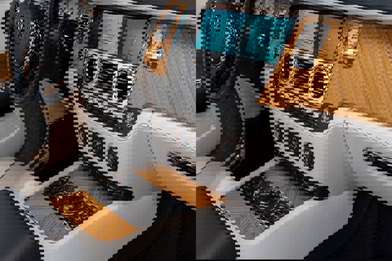 Used 2016 Rolls-Royce Dawn image 17