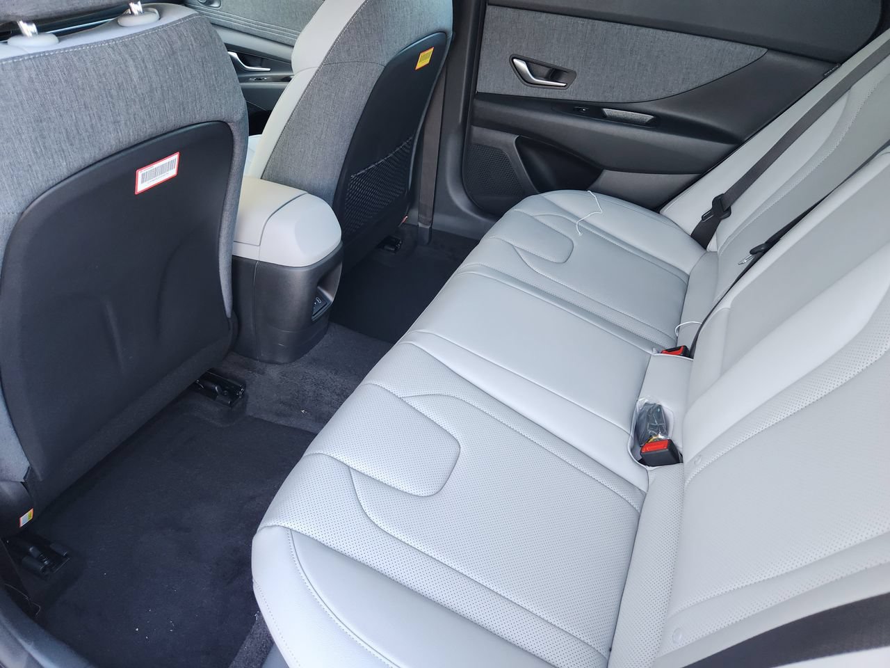 New 2026 Hyundai Elantra Limited FWD image 29