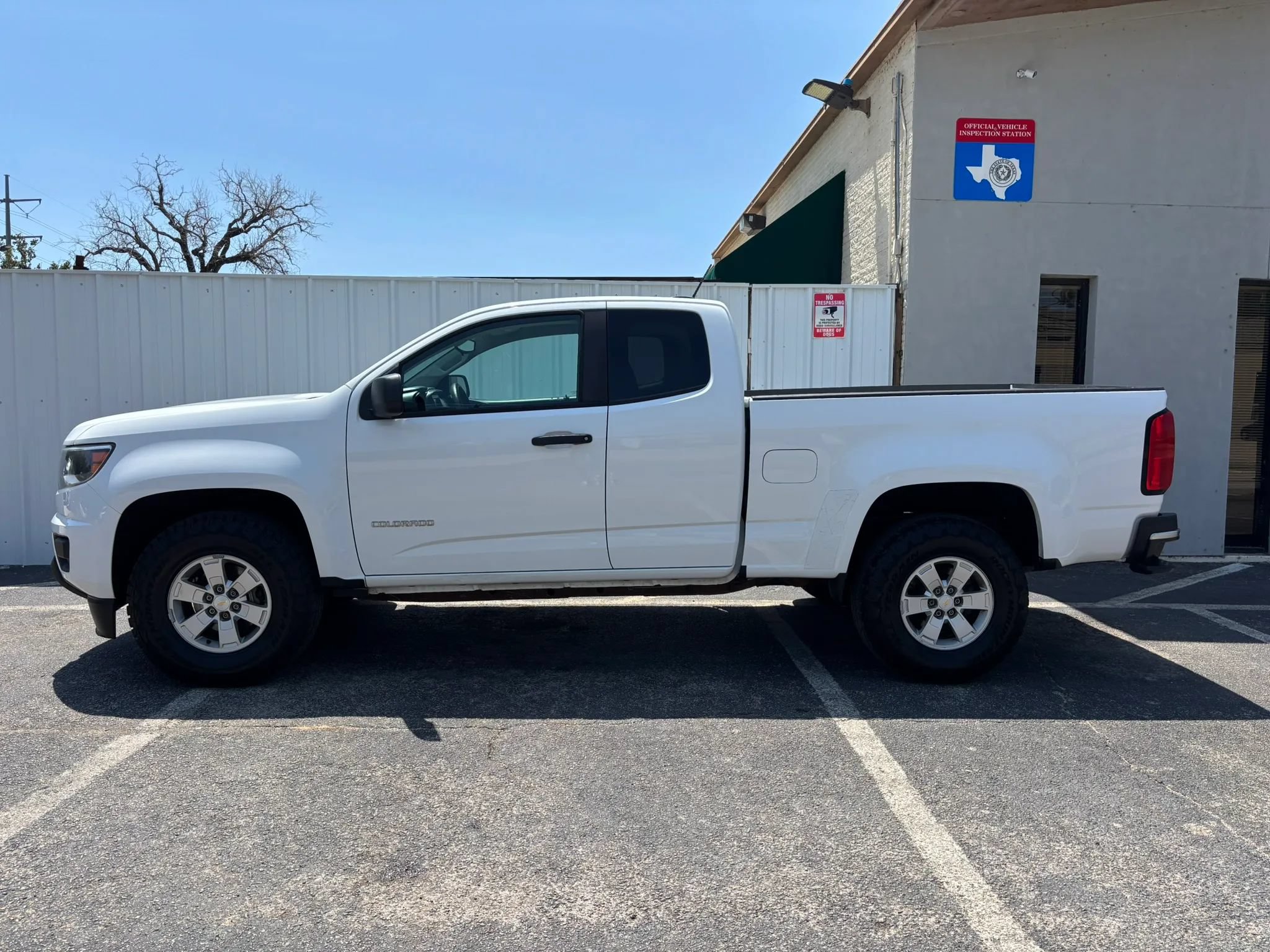 Used 2017 Chevrolet Colorado W/T w/ WT Convenience Package RWD image 2