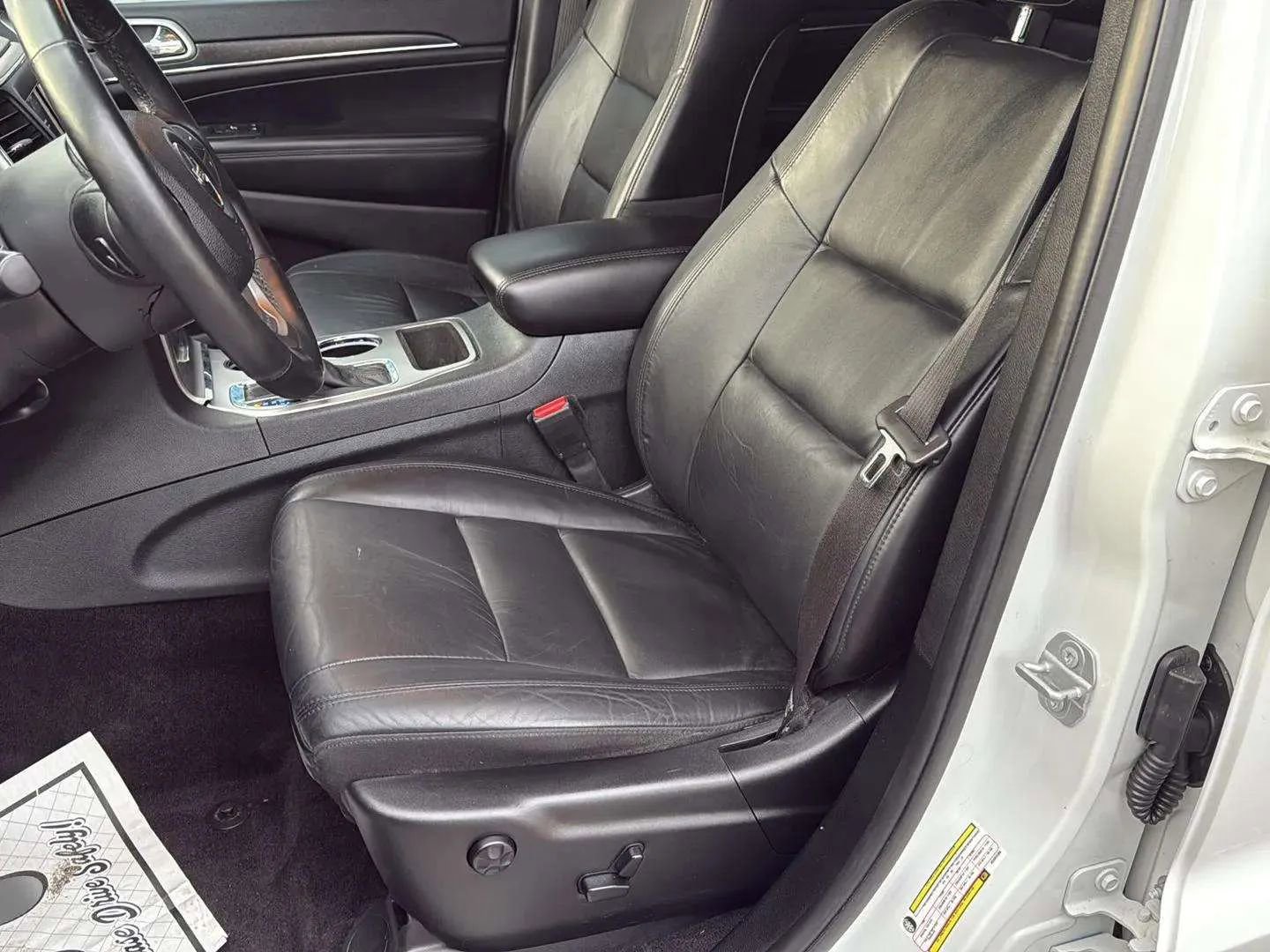 Used 2018 Jeep Grand Cherokee Limited image 21