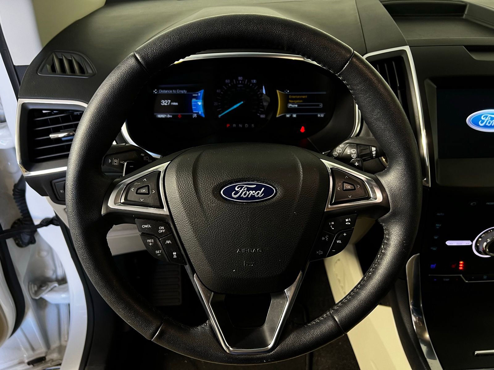 Used 2020 Ford Edge Titanium w/ Equipment Group 301A image 9