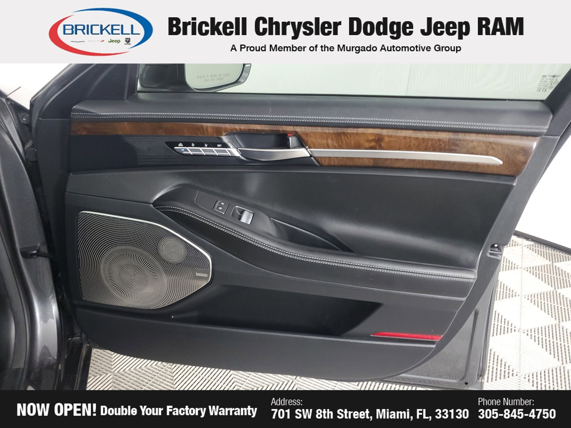Used 2017 Genesis G90 3.3T Premium RWD image 25