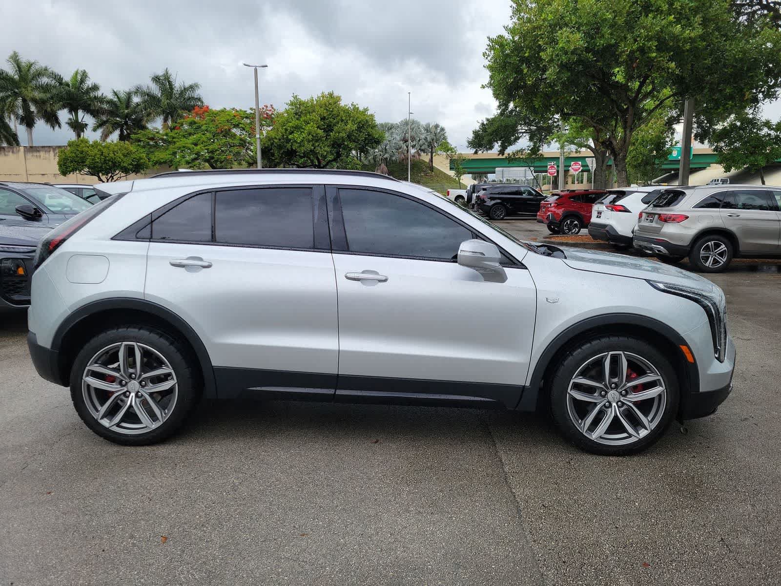 Used 2021 Cadillac XT4 Sport w/ Driver Awareness Package FWD image 9