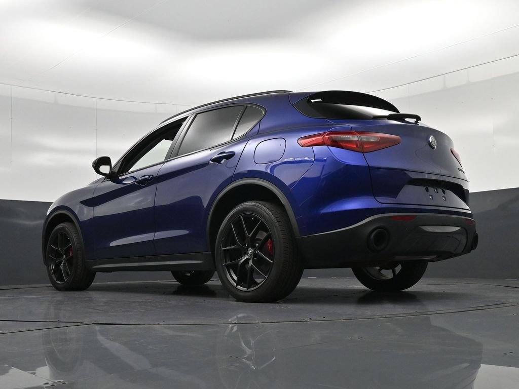 Used 2020 Alfa Romeo Stelvio w/ Nero Edizione RWD image 14