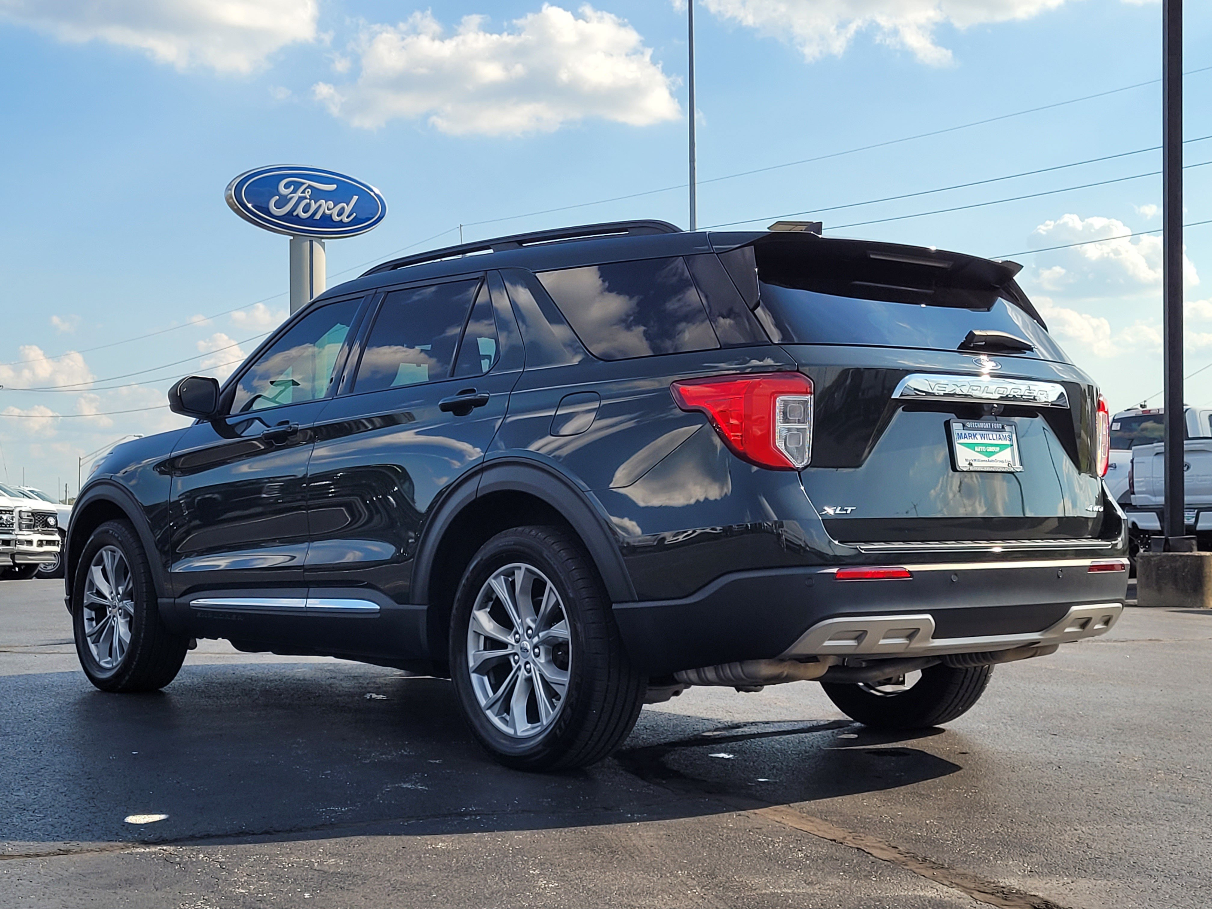 Used 2022 Ford Explorer XLT w/ Equipment Group 202A AWD/4WD image 6