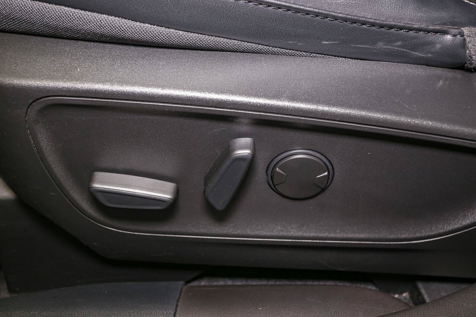 Used 2023 Ford Escape SE FWD image 41
