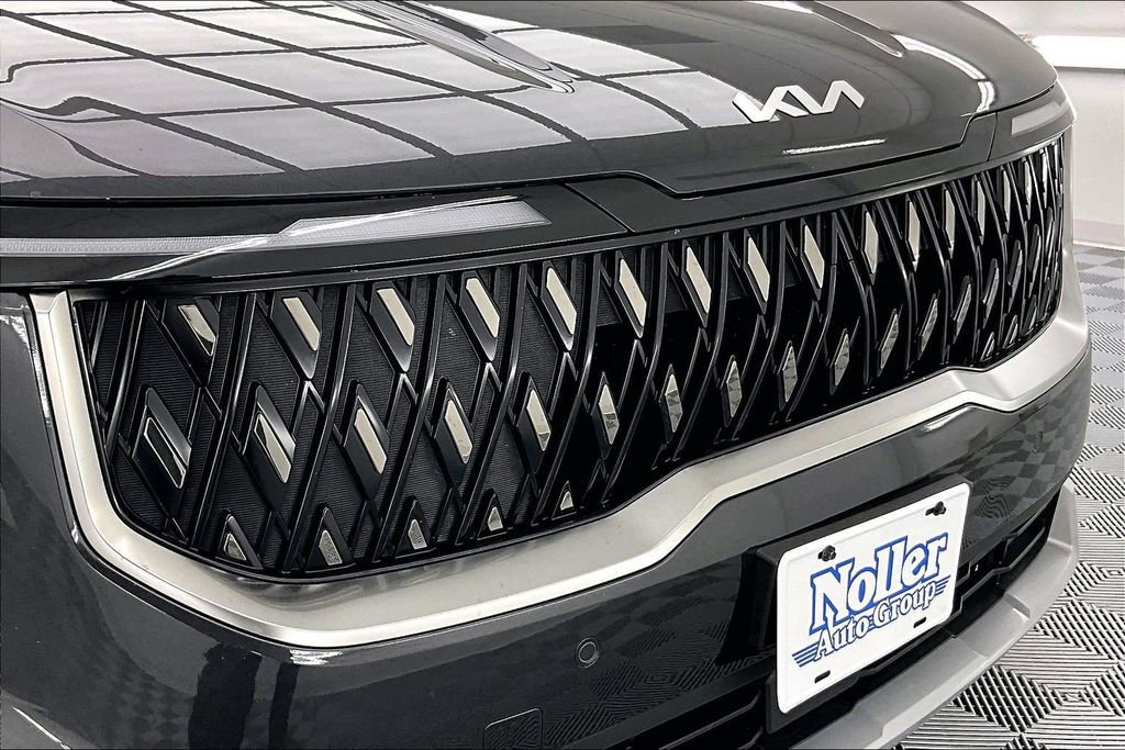 Used 2025 Kia Carnival image 29