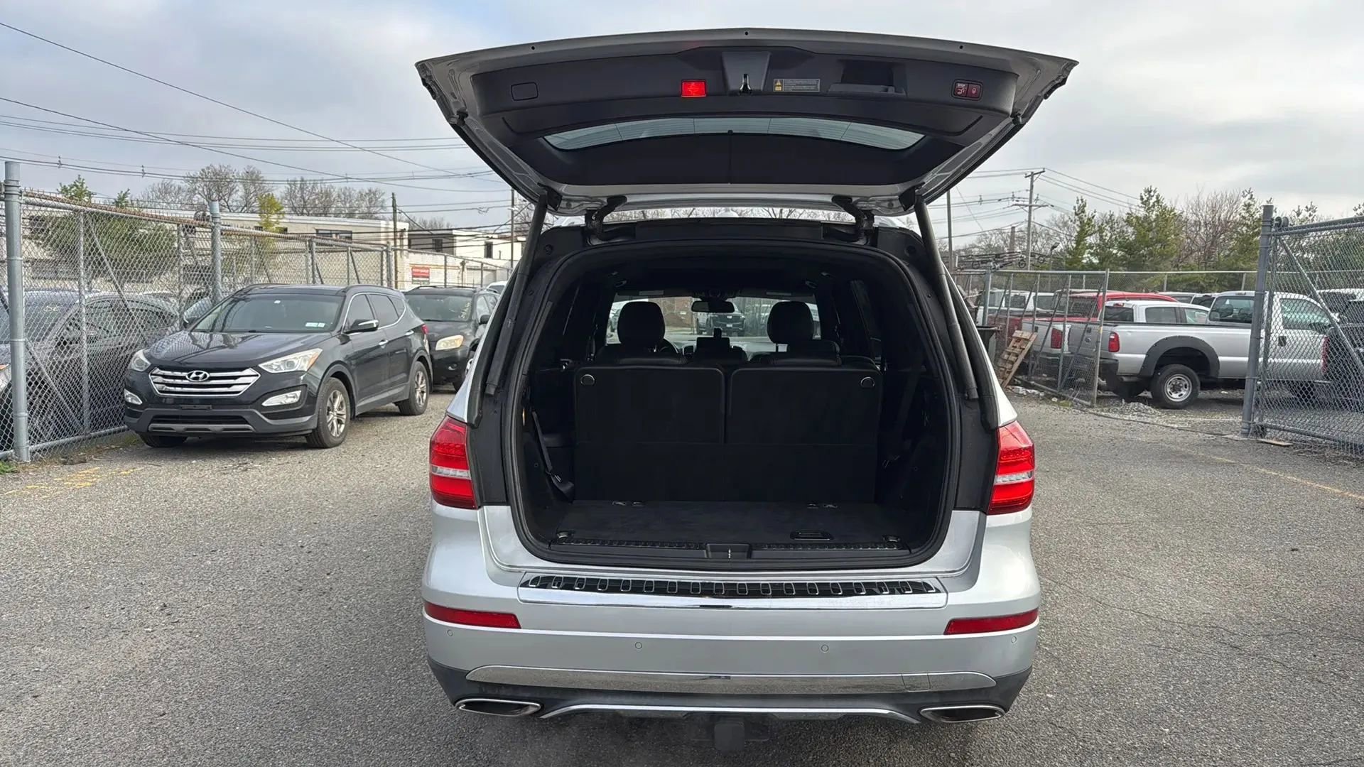 Used 2017 Mercedes-Benz GLS 450 4MATIC image 25