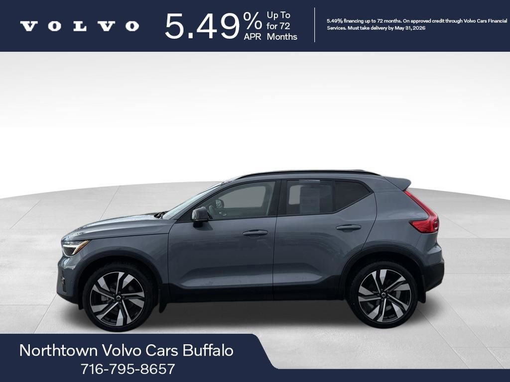 Certified 2023 Volvo XC40 B5 Plus w/ Driver Assist Package AWD/4WD image 2