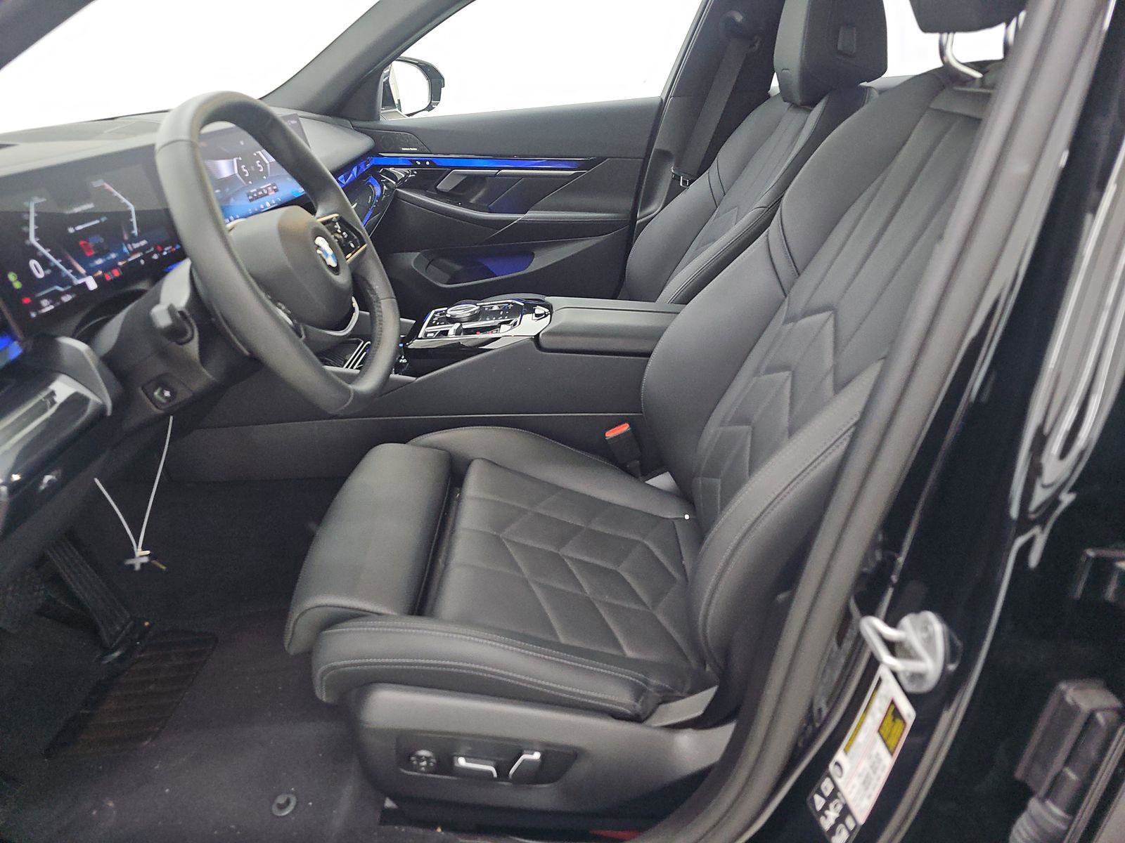 Used 2025 BMW 540i xDrive image 7