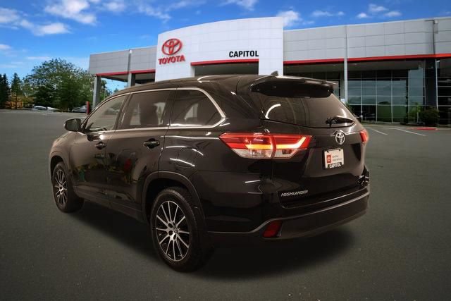 Certified 2017 Toyota Highlander SE AWD/4WD image 5